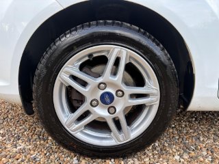 /photos/9937/34ec3ed7-1874-45b8-bce2-ab1438438938_i320x240.jpg