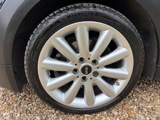 /photos/9937/45aa8aec-d7f5-4d4e-ba1e-aaa276ba1950_i320x240.jpg