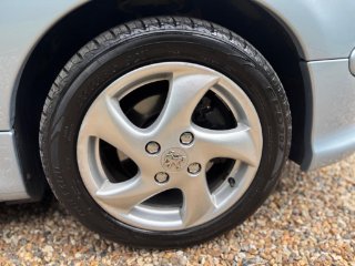 /photos/9937/4f9b66c2-5793-400f-aa81-c3fe450fe82a_i320x240.jpg