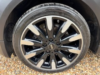 /photos/9937/5a3d43e7-cfe1-4ac2-9dde-732a5be44860_i320x240.jpg