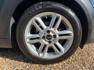 /photos/9937/79137397-119f-48e6-8b94-3af0946557af_i320x240.jpg